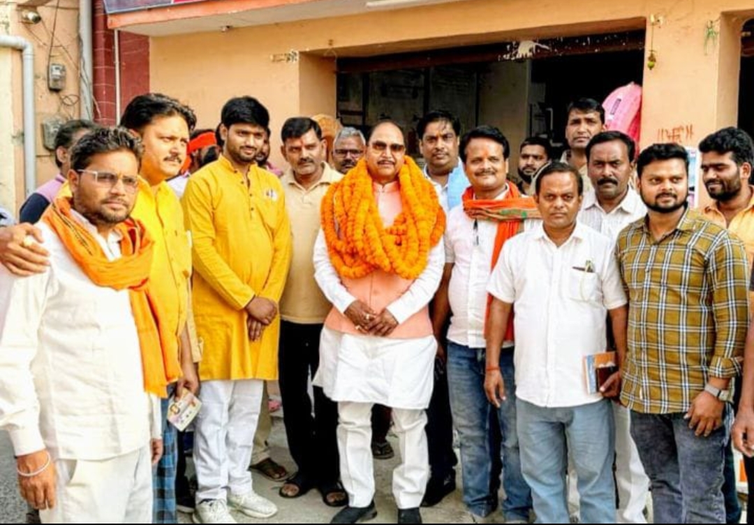 पूर्व सांसद ने बूथ चलो अभियान के तहत किया जनसंपर्क