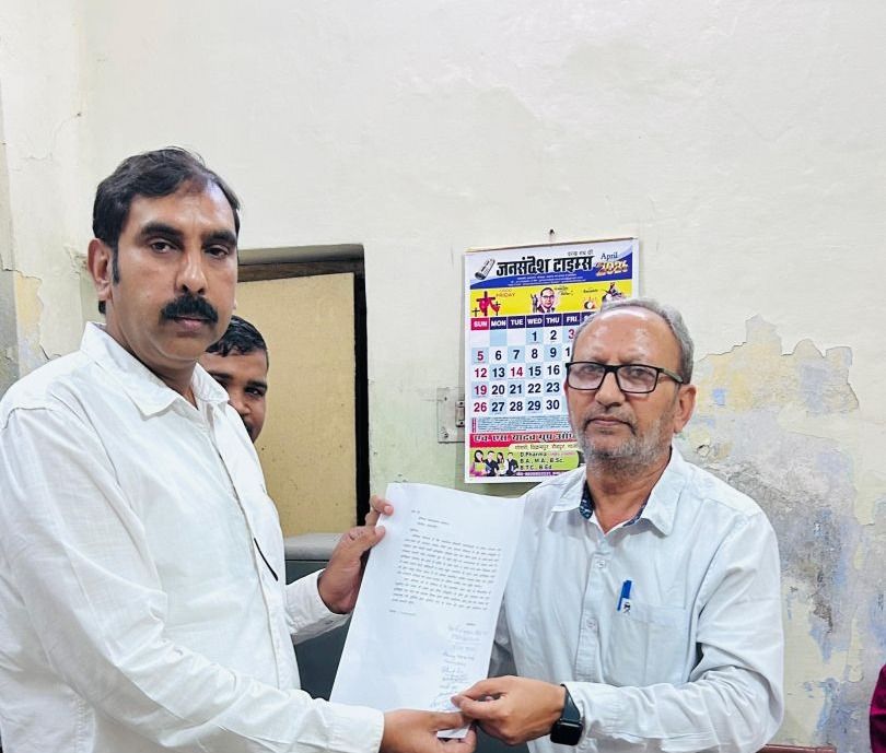 सिंधोरा भोजूबीर मार्ग पर बस सेवा स्थगित होने पर बिनीत कुमार सिंह ने दिया ज्ञापन 