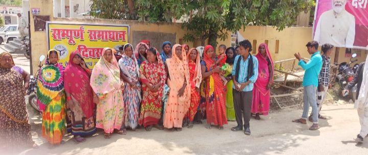 विमुक्त DNT मुसहर,नट समुदाय ने भूमि व घरौनी के लिए सौंपे सामूहिक आवेदन,