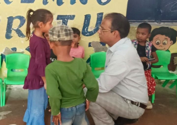 शनिवार को आयोजित नारी शक्ति वंदन कार्यक्रम के दौरान बीएसए अनुराग श्रीवास्तव