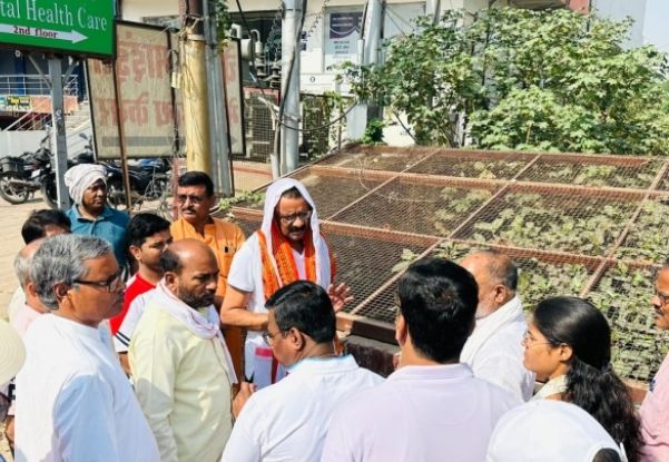 नाला सफाई से असंतुष्ट महापौर, कार्रवाई के दिए निर्देश चितईपुर क्षेत्र का किया औचक निरीक्षण, जलभराव से बचाव पर जोर