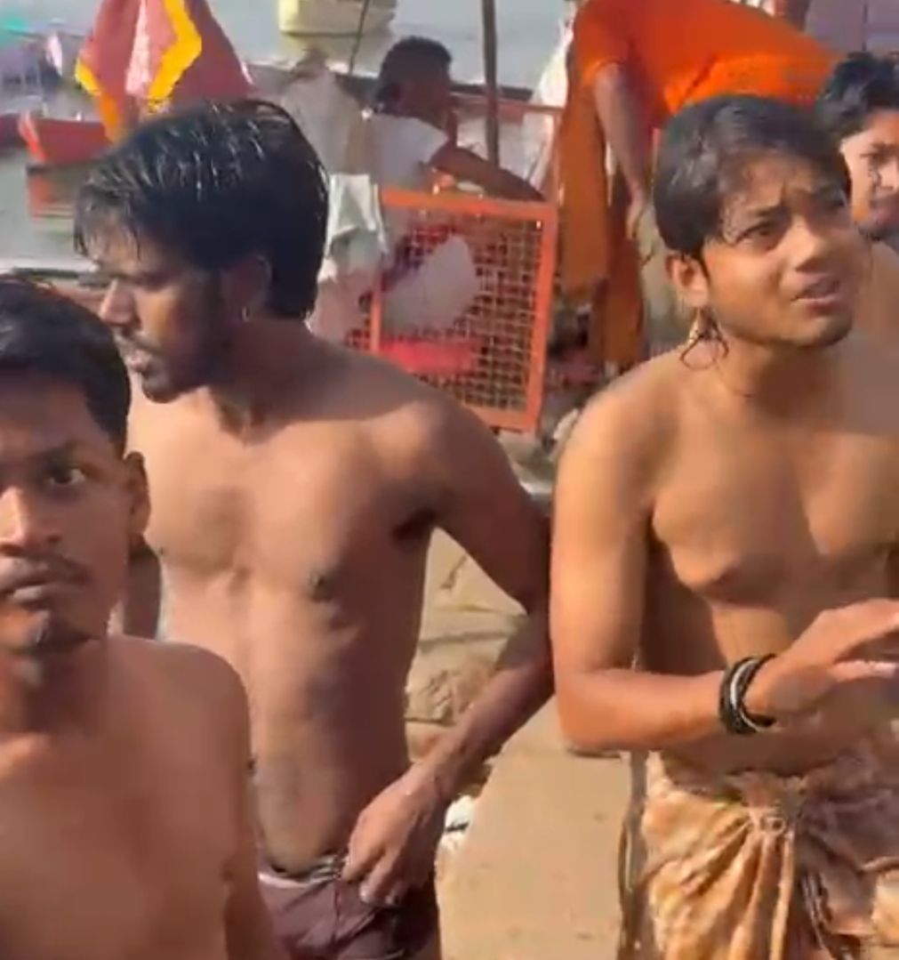 गंगा में डूबने से तीन युवक बाल-बाल बचे, जल पुलिस की तत्परता से टला बड़ा हादसा