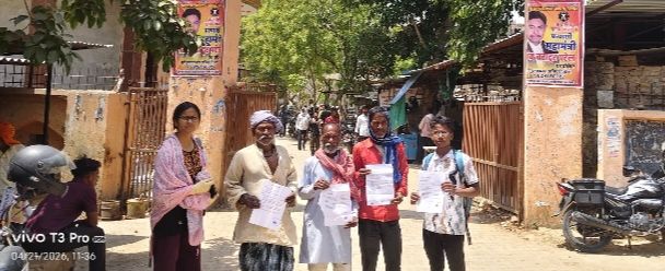 आज बेलवा नट संघर्ष समिति के बैनर तले लोगों ने एसडीएम पिंडरा को सौंपा ज्ञापन,