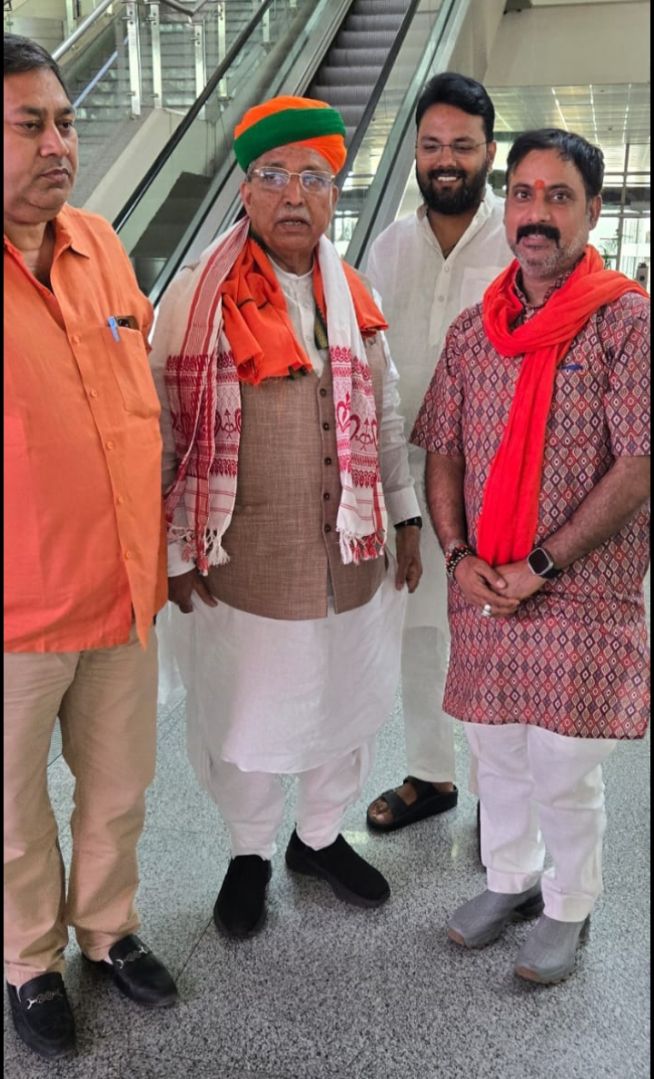 भारत सरकार के विधि एवं न्याय मंत्री अर्जुन राम मेघवाल मंगलवार को वाराणसी पहुंचे।