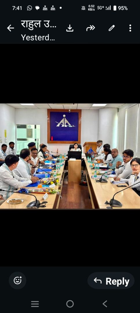 महत्वपूर्ण एवं दूरदर्शी बैठक प्रिया सरोज सांसद, मछलीशहर की अध्यक्षता में आयोजित की गई। 