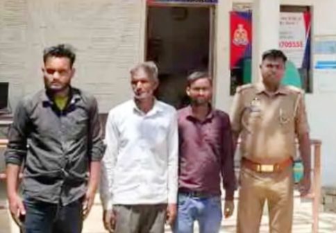 फूलपुर  पुलिस की सतर्कता से एक मानसिक रूप से अस्वस्थ किशोर को बरामद कर  परिजनों को सौंपा 