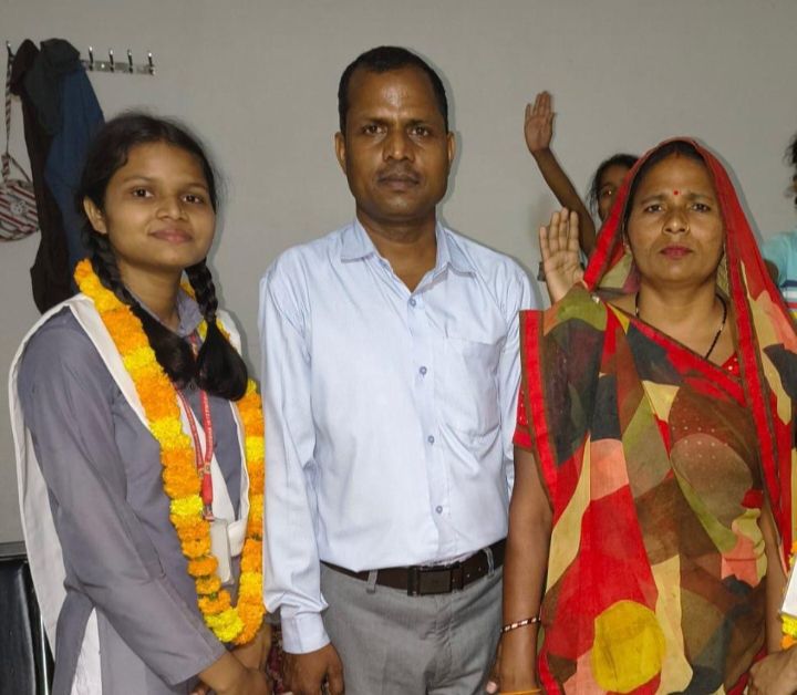 यूपी बोर्ड में हाई स्कूल की छात्रा अंशिका यादव ने जिले में पाया दूसरा स्थान, बढ़ाया सबका मान