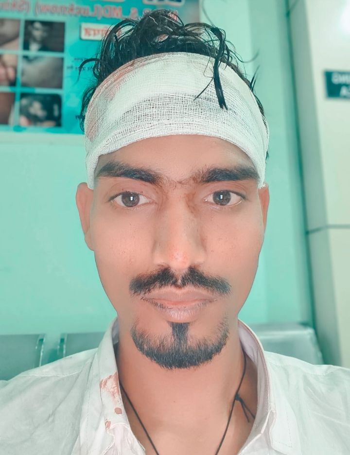 फूलपुर पुलिस विभिन्न धाराओं में दर्ज कर मुकदमा कर रही है कार्रवाई