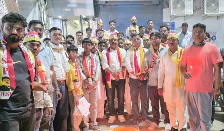 गाजीपुर के कटिहार गांव  में हुए नाबालिग की रेप कर हत्या के विरोध  सोशलिस्ट पार्टी ने निकाली कैन्डिल मार्च 