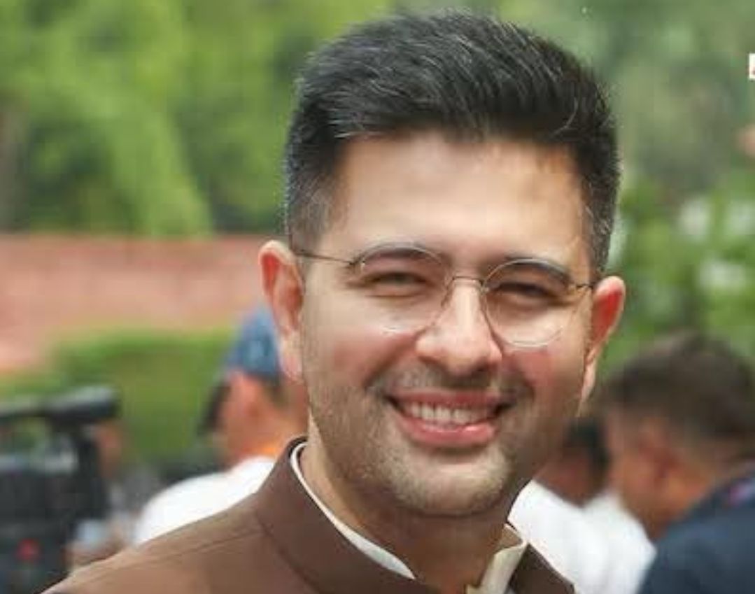 आम आदमी पार्टी में बड़ी टूट, राघव चड्ढा समेत 7 सांसद बीजेपी में शामिल