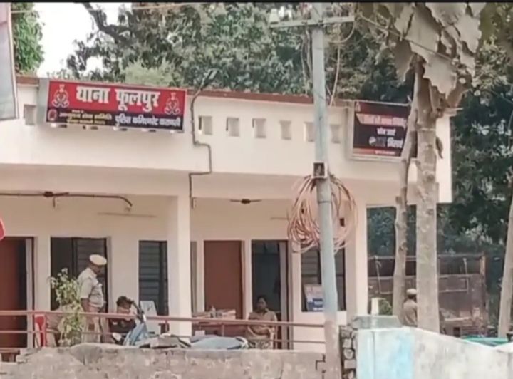 घमहापुर भरथरा मामले में दबिश देने पहुची एसओजी टीम के साथ ग्रामीणों ने की बदसलूकी