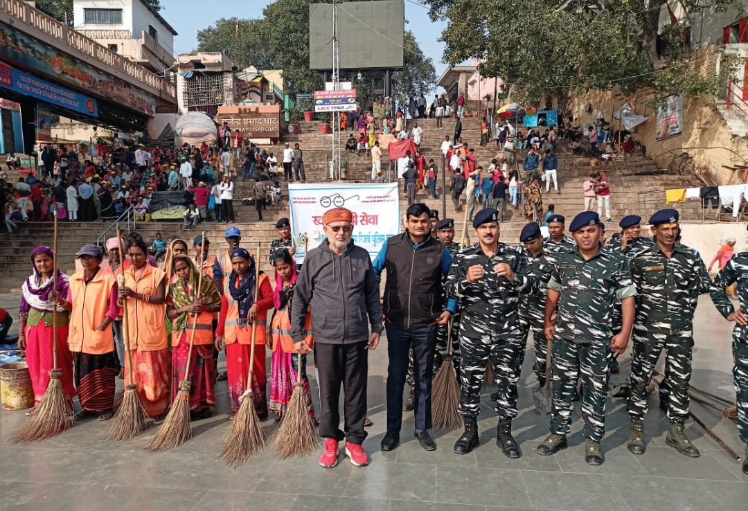 स्वच्छता पखवाड़ा के तहत दशाश्वमेध घाट से ललिता घाट तक चला स्वच्छता अभियान