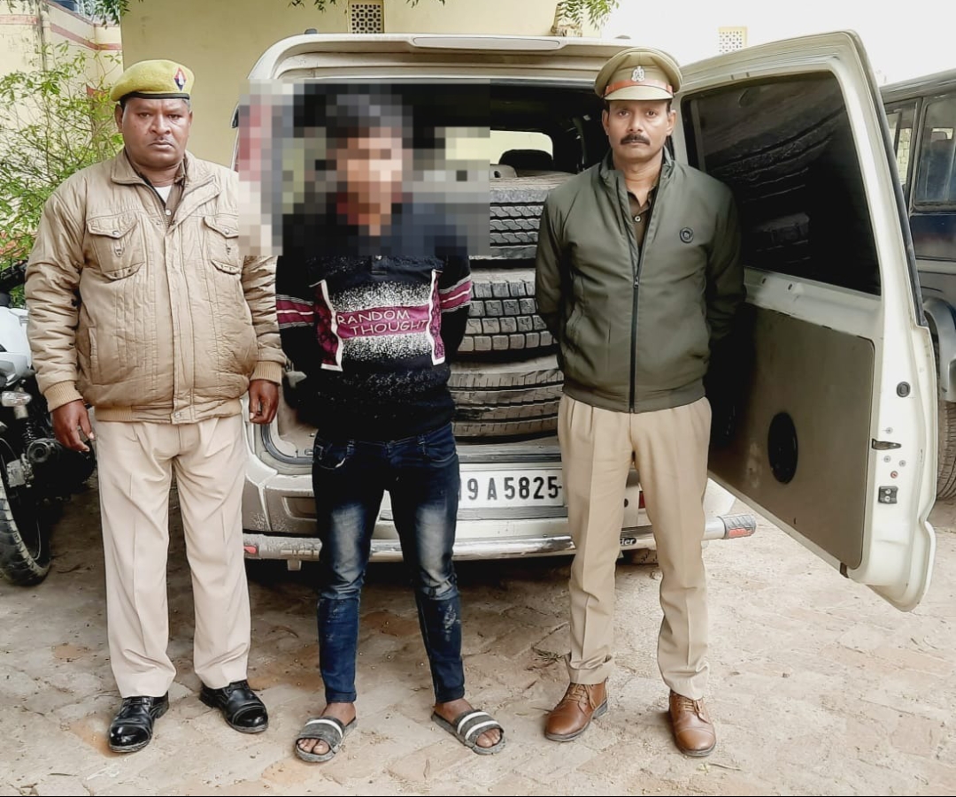 थाना बड़ागांव पुलिस ने ट्रक की स्टेपनी चोरी करने वाला अभियुक्त सौरभ यादव को किया गिरफ्तार, कब्जे से चोरी की 03 अदद स्टेपनी व घटना मे प्रयुक्त स्कार्पियो वाहन बरामद