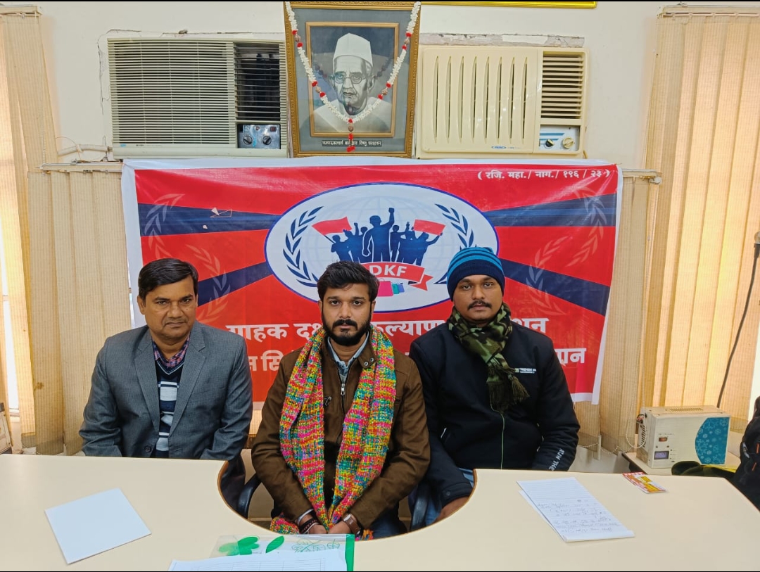 घरेलू सिलेंडरो का इस्तेमाल अनियंत्रित वाहनो और व्यावसायिक प्रतिष्ठानों पर रोक लगाए;सरकार को करोडो का नुकसान और धमाका होने कि संभावना.