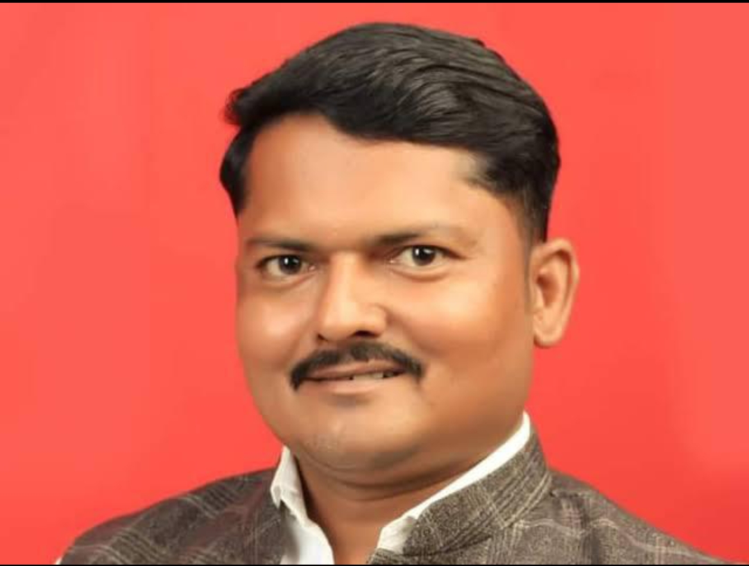 अपना दल के जिला उपाध्यक्ष ने कनपटी पर मारी गोली