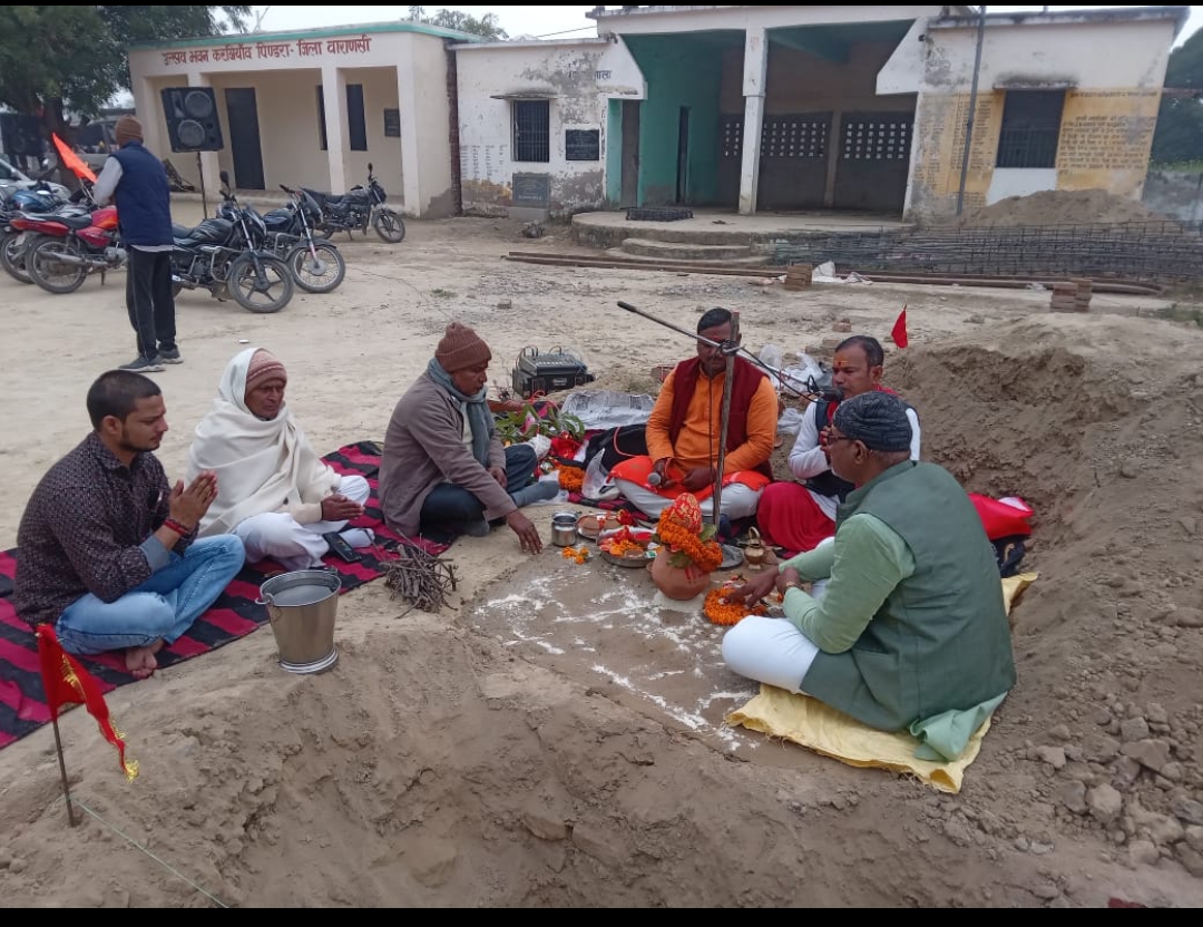 रामलीला मंच निर्माण के लिए भूमि पूजन