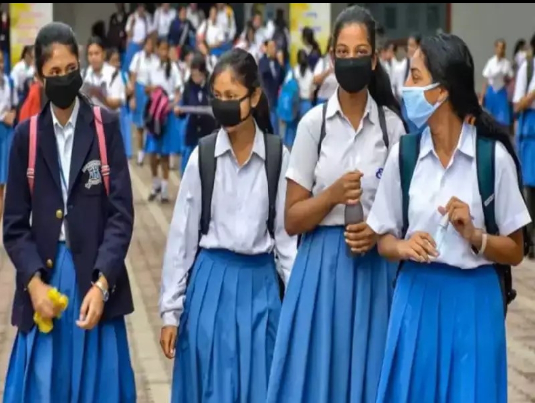 वाराणसी में आज से खुलेंगे स्कूल, पारा चढ़ने से ठंड से राहत