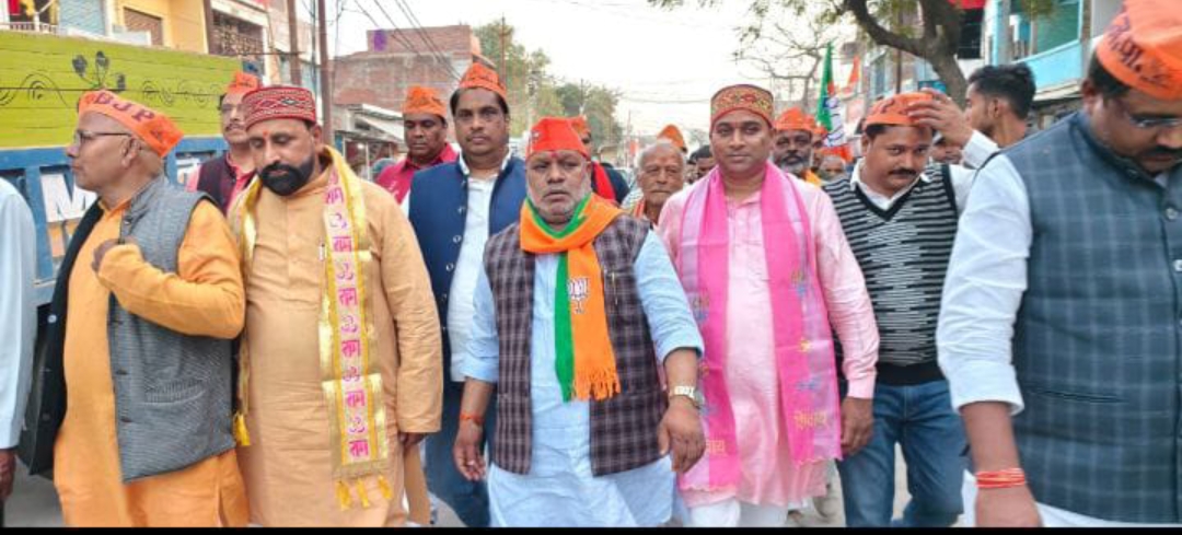 पीएम के स्वागत के लिए पिंडरा में जनसंपर्क