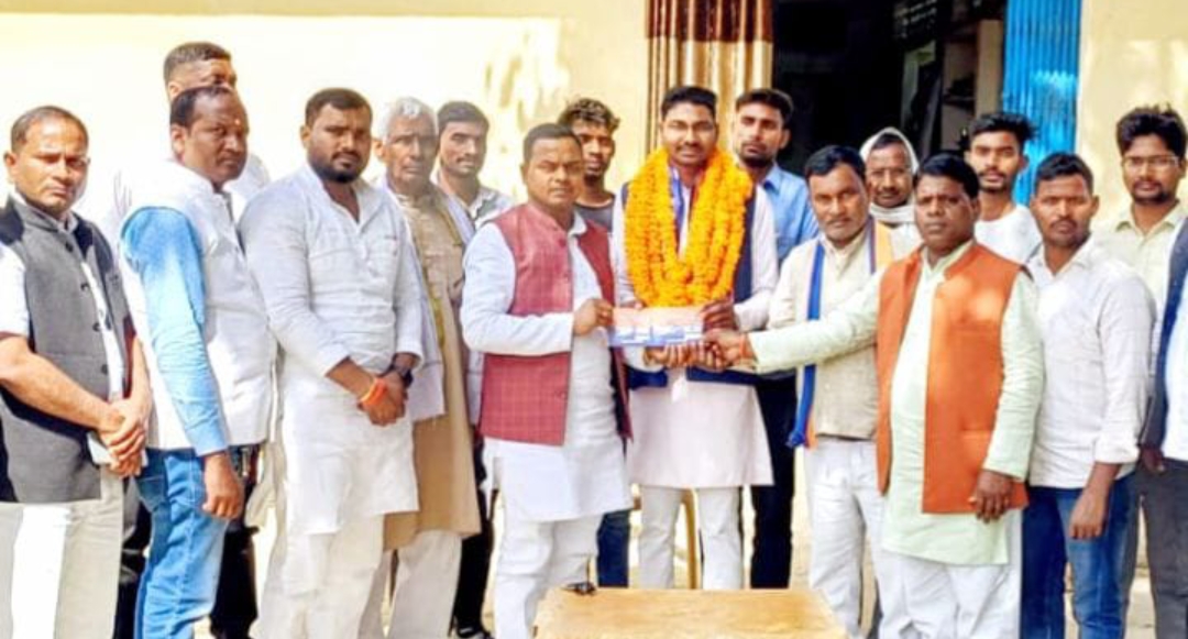 विधायक ने दिलाई अद की सदस्यता