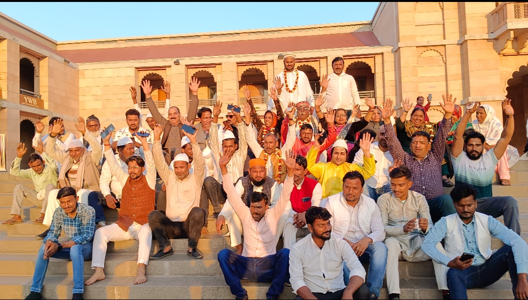 काशी में मुसलमानों ने लगाया हर हर महादेव का नारा