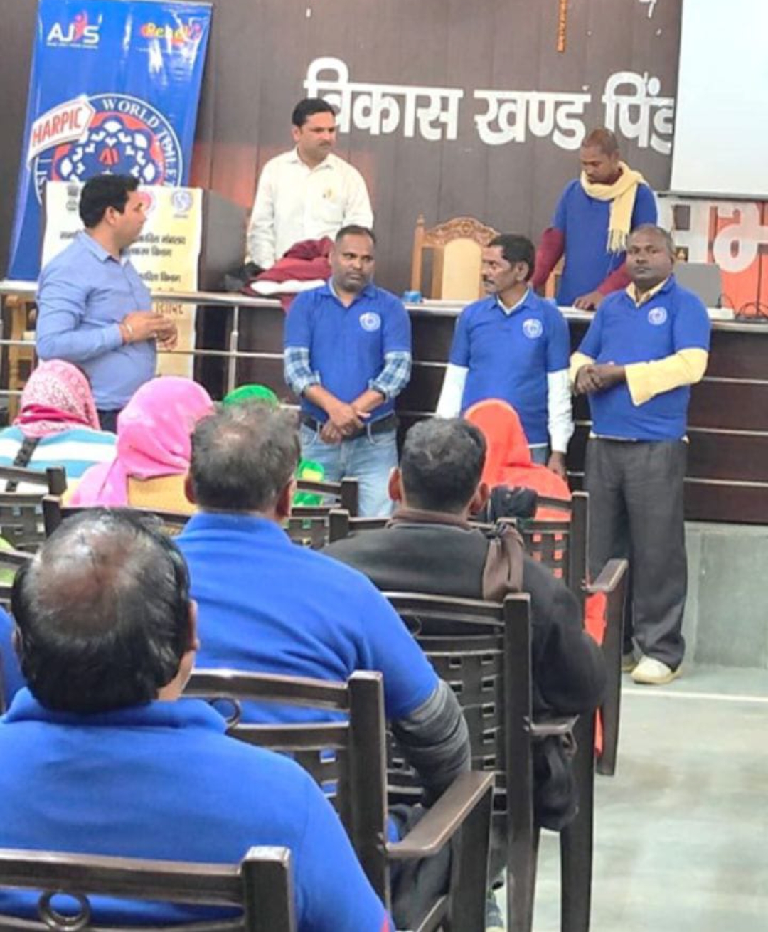 स्वच्छता की रोशनी घर घर पहुचाने के लिए दिया गया प्रशिक्षण