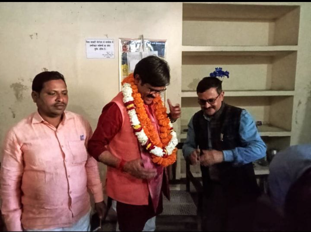 सहकारी सचिव संघ के जिलाध्यक्ष ने डीसीएफ अध्यक्ष का किया स्वागत