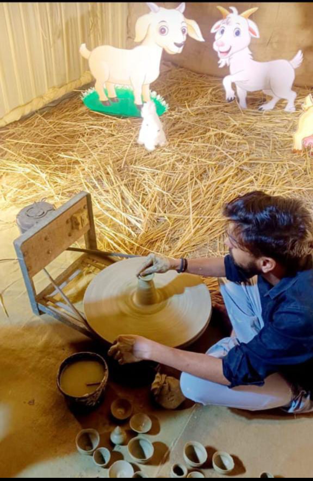 थीम के माध्यम से छोटे बच्चों ने बड़ो को दिया संदेश