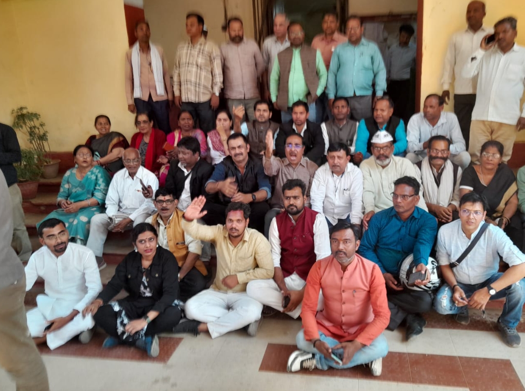 अरविंद केजरीवाल की गिरफ्तारी के विरोध में आम आदमी पार्टी का जोरदार प्रदर्शन