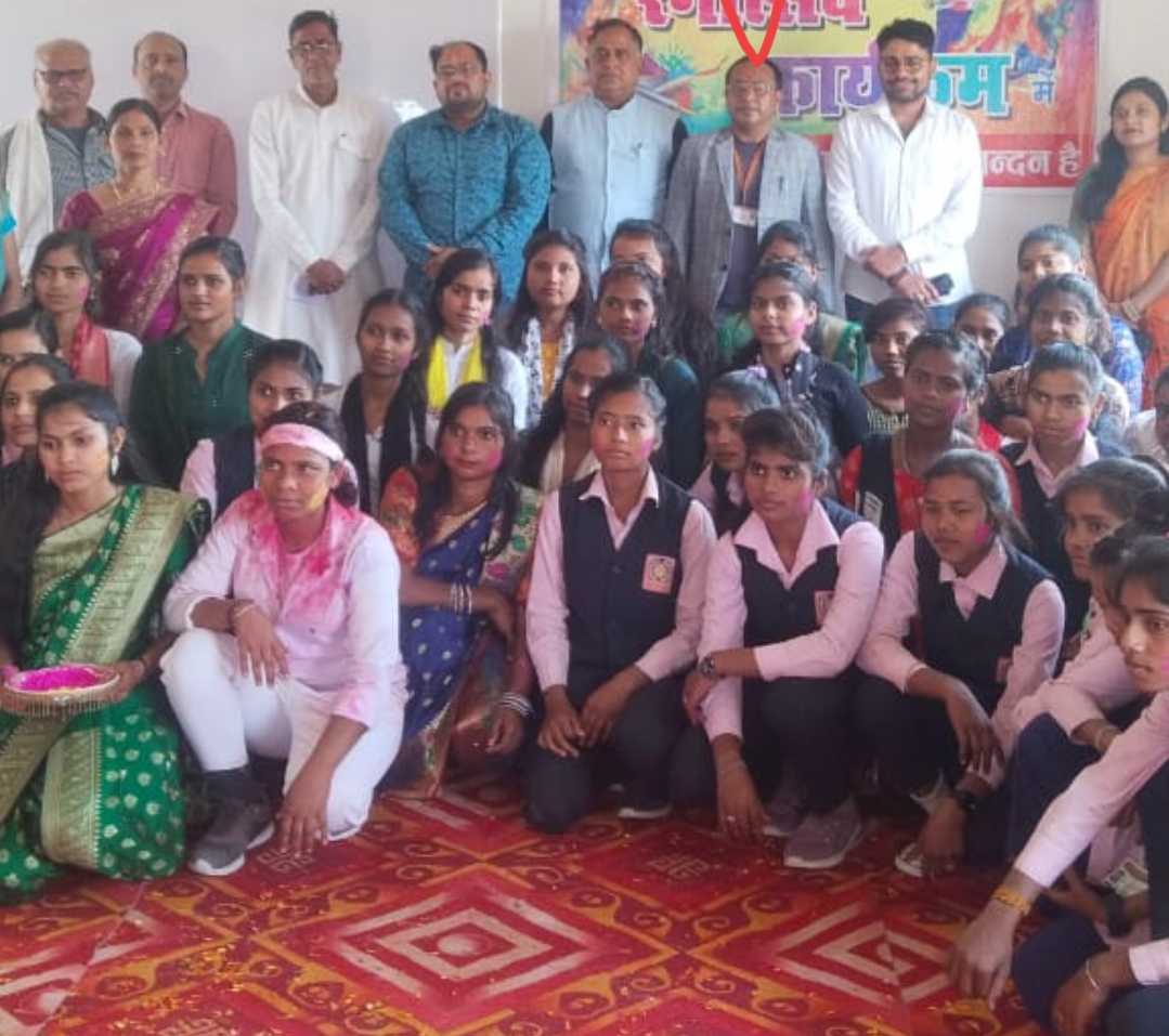 होली के पूर्व संध्या पर महाविद्यालय में हुआ रंगोंत्सव का कार्यक्रम