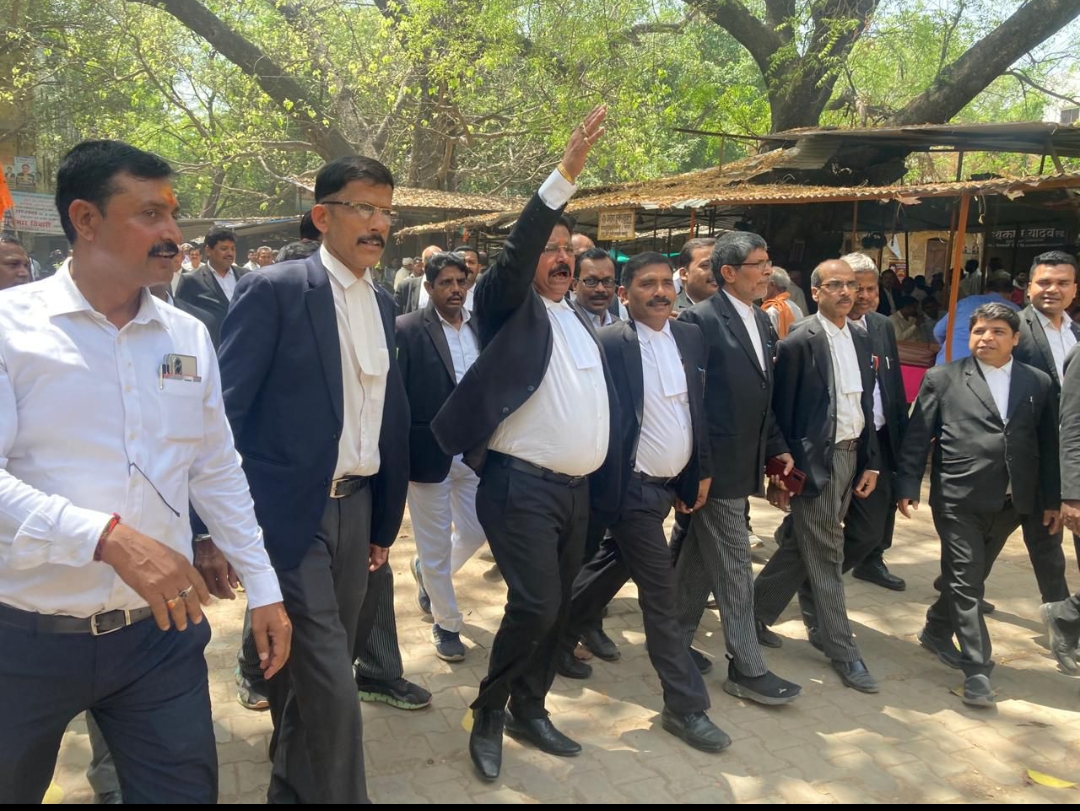 अधिवक्ता के अपहरण मामले में वकीलों की हड़ताल