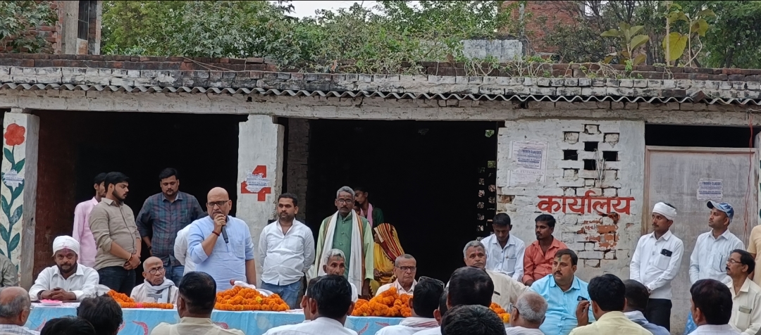 कांग्रेस पिंडरा परिवार में रखा गया होली मिलन समारोह सम्मिलित हुए अजय राय