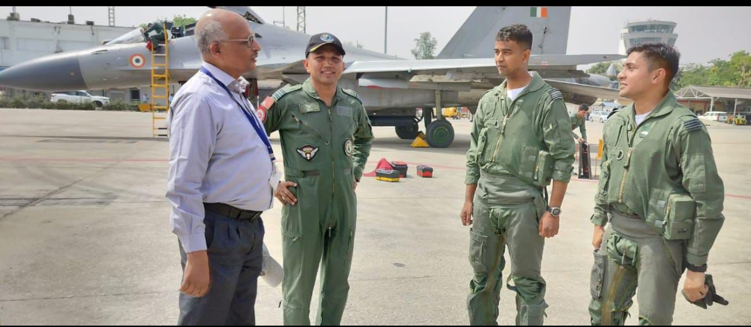 सुखोई 30 लड़ाकू विमान पहली बार वाराणसी विमानतल पर सफलतापूर्वक उतरा