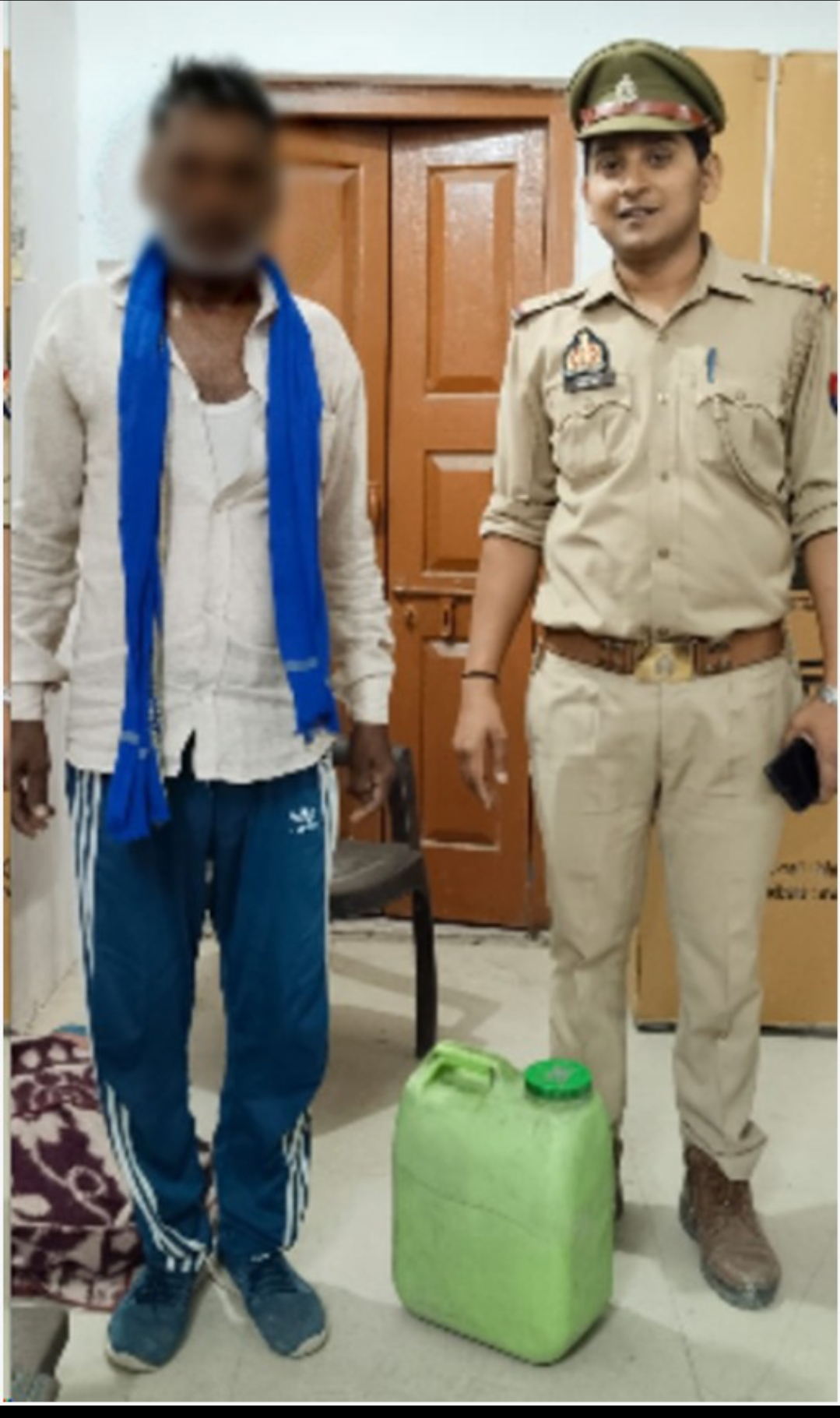 थाना बड़ागाँव व आबकारी पुलिस टीम नें 14 लीटर अवैध कच्ची शराब के साथ अभियुक्त रमेश चन्द्र को कियागिरफ्तार