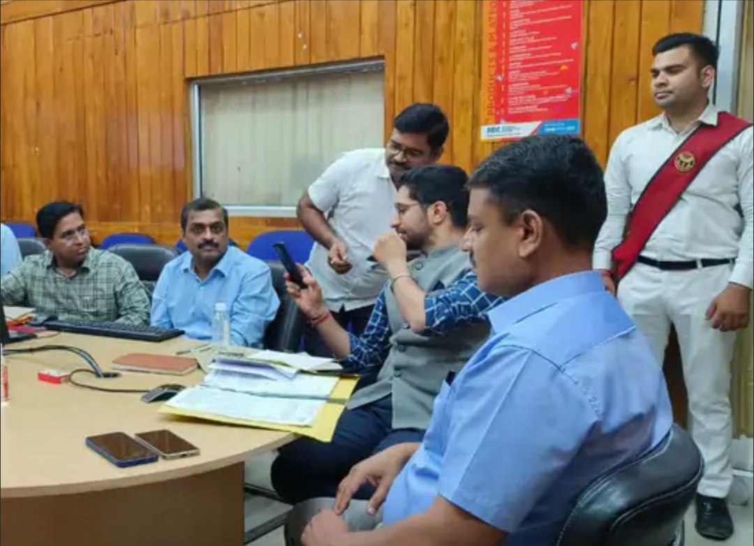 वाराणसी के लोकसभा चुनाव में 19426 कार्मिकों को कोड आवंटित