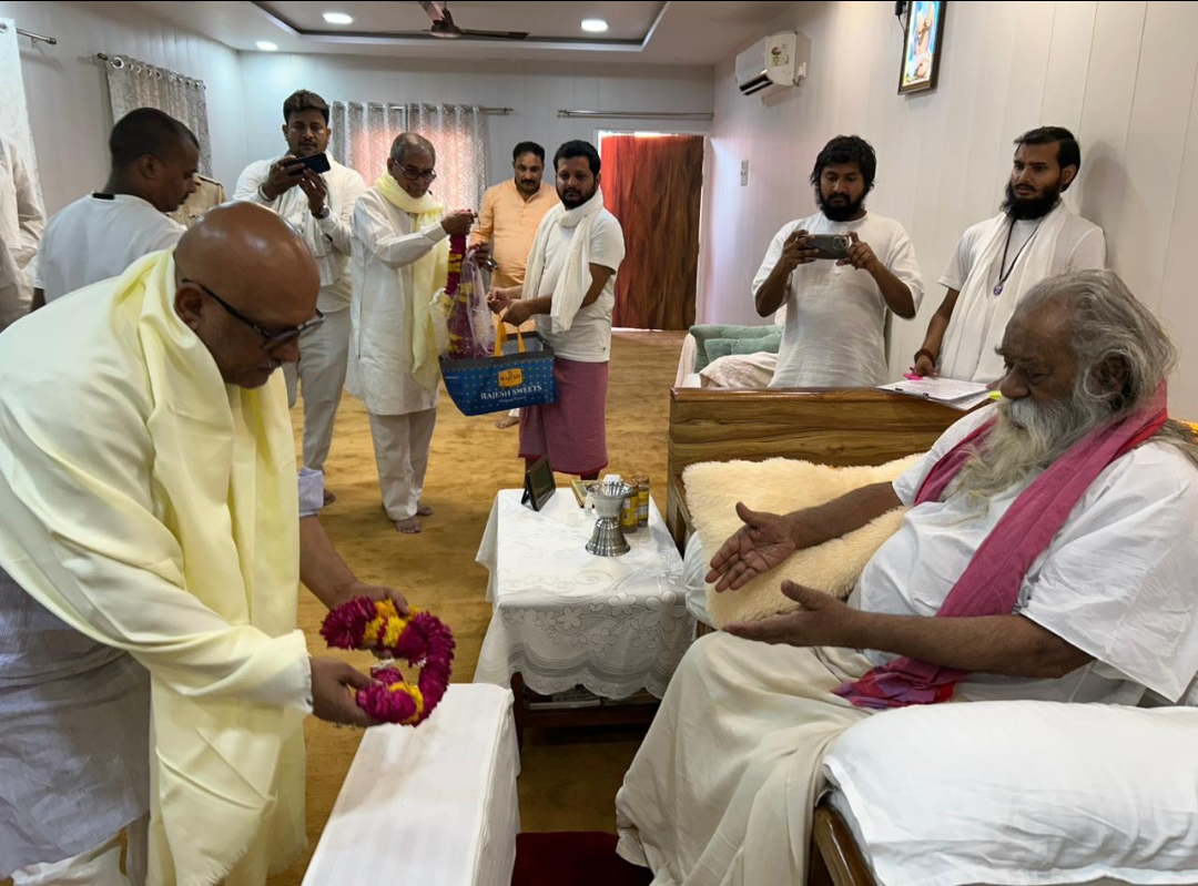 स्वामी अड़गड़ानंद जी महराज जी से आशीर्वाद लिए प्रदेश अध्यक्ष प्रत्याशी इंडिया गठबंधन वाराणसी लोकसभा क्षेत्र श्री अजय राय जी