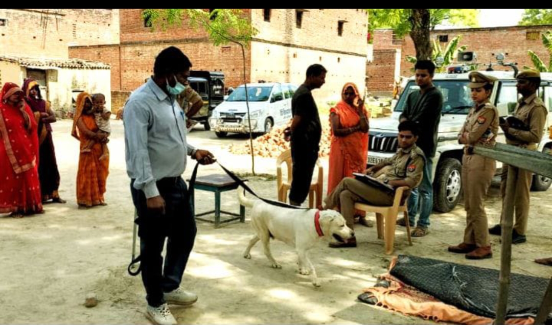 छः वर्षीय मासूम के साथ दुष्कर्मबीएचयू के ट्रामा सेंटर में चल रहा है इलाजघटनास्थल पर पहुंचे थे एडीसीपी गोमती जोन आकाश पटेल