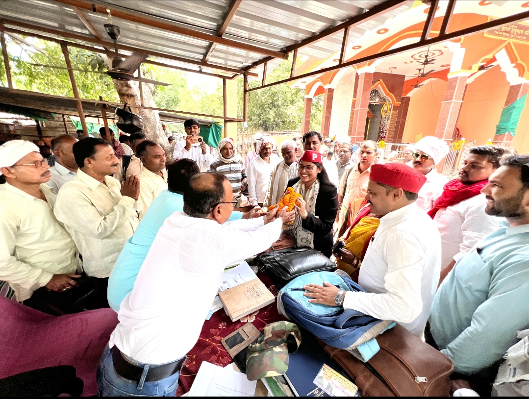 पीडीए प्रत्याशी ने किया तहसील पिंडरा में जनसंपर्क