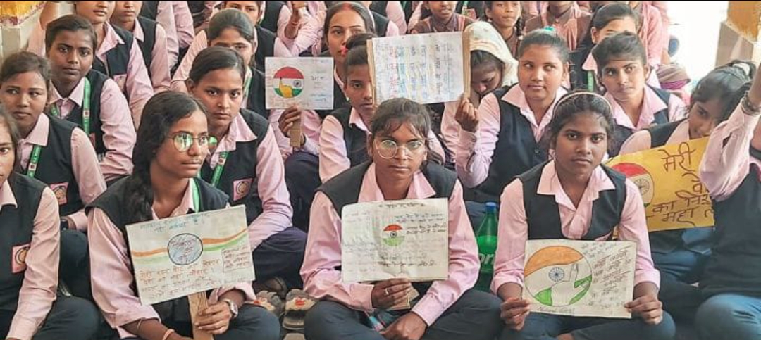 सारे काम छोड़ दो पहले अपना वोट दो