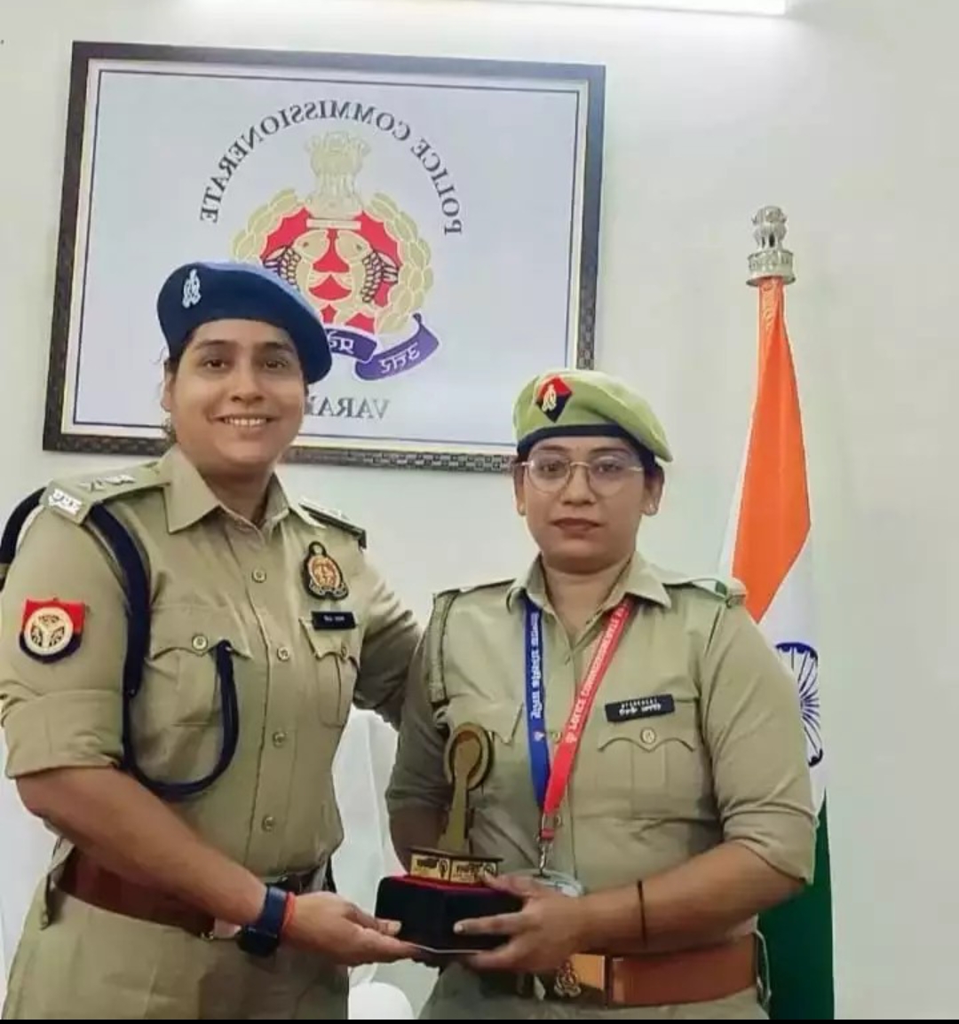 उत्कृष्ट कार्य हेतु दो महिला पुलिसकर्मी सम्मानित, गुम हुए व्यक्तियों को सक्रियता से ढूंढ निकाला
