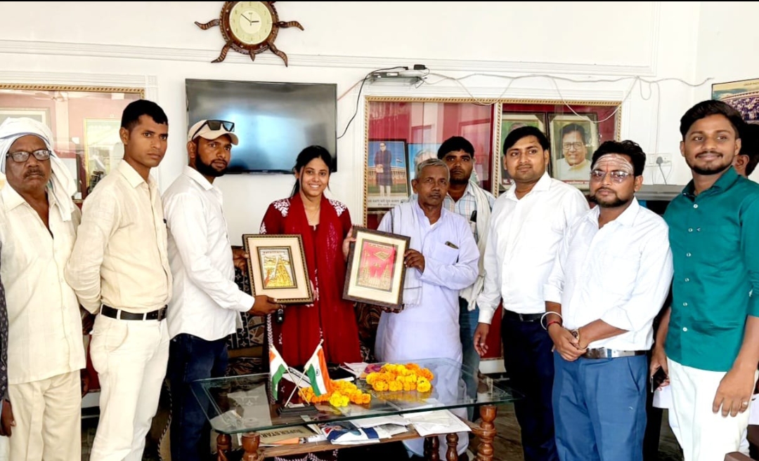 काशी द्वार योजना स्थगित होने पर किसानों ने जताया सासंद का आभार