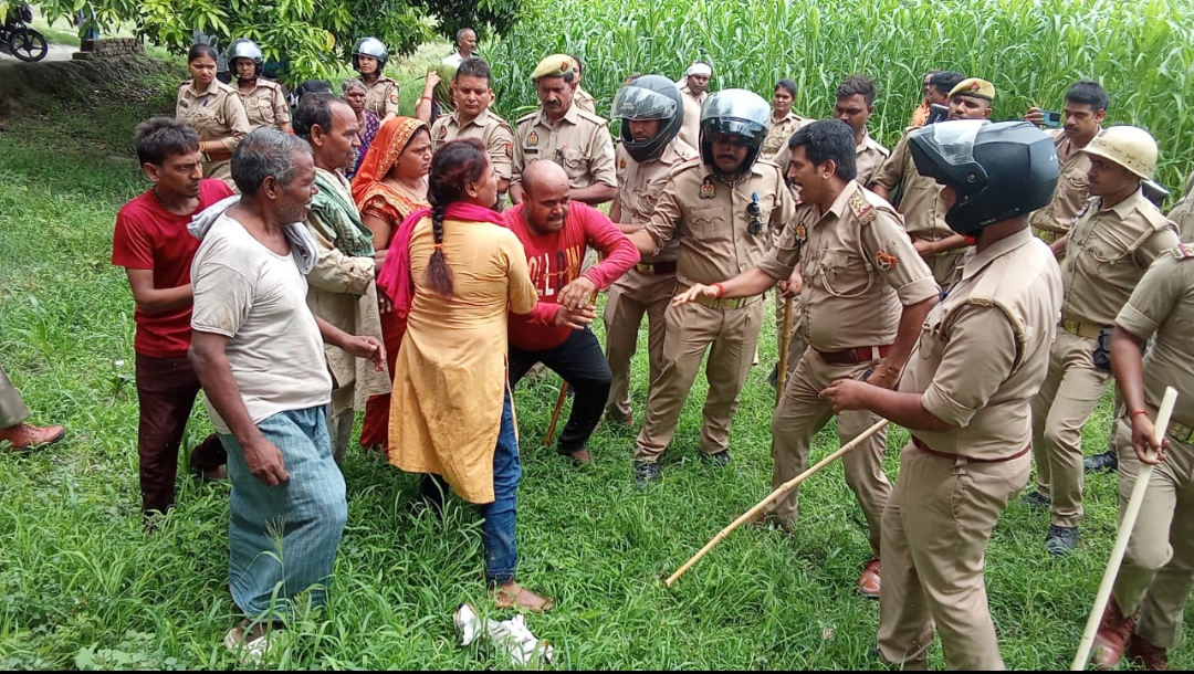 जंगल की जमीन को खाली कराने को लेकर दूसरे दिन भी हुआ विरोध