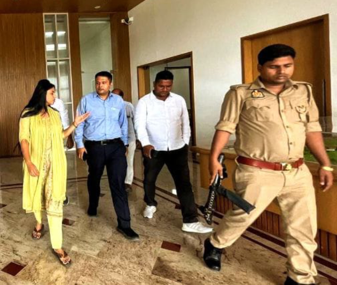 सांसद ने अमूल के अधिकारियों से स्थानीय लोगो को प्राथमिकता देने के दिये निर्देश