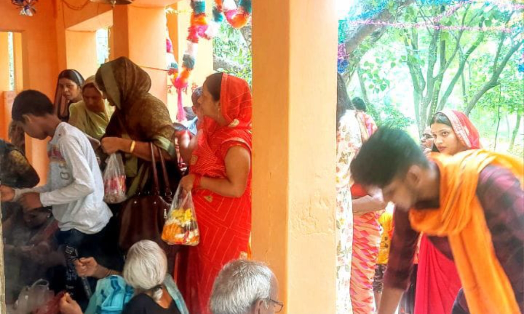 गुरुपूर्णिमा पर आश्रमों पर भक्तों का लगा तांता