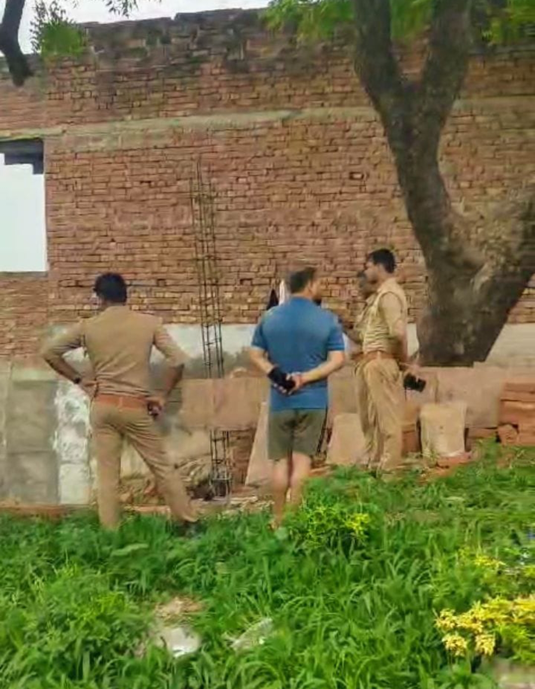 अवैध कब्जे को लेकर सीपी से लगाई गुहार