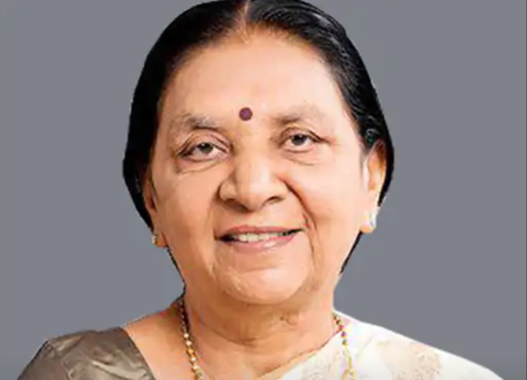 आनंदीबेन पटेल बनी रह सकती है राज्यपाल