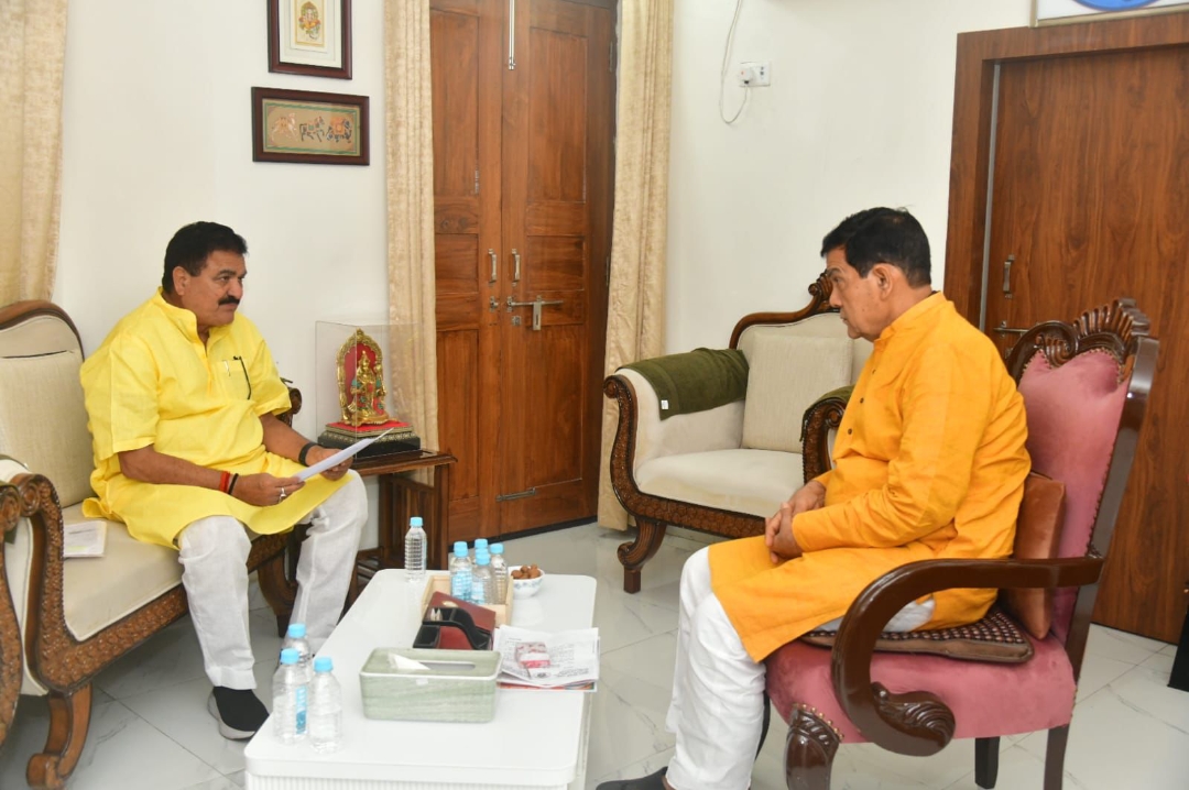 पिण्डरा विधायक डॉ अवधेश सिंह ने ऊर्जा मंत्री से की मुलाकात