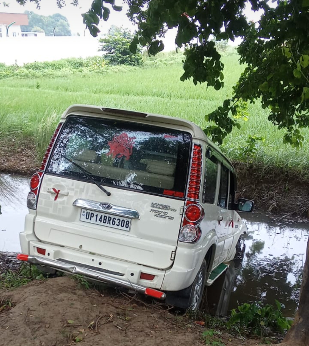 साइकिल से स्कूल जा रहे हैं सगे भाई बहन को स्कार्पियो ने मारी टक्कर