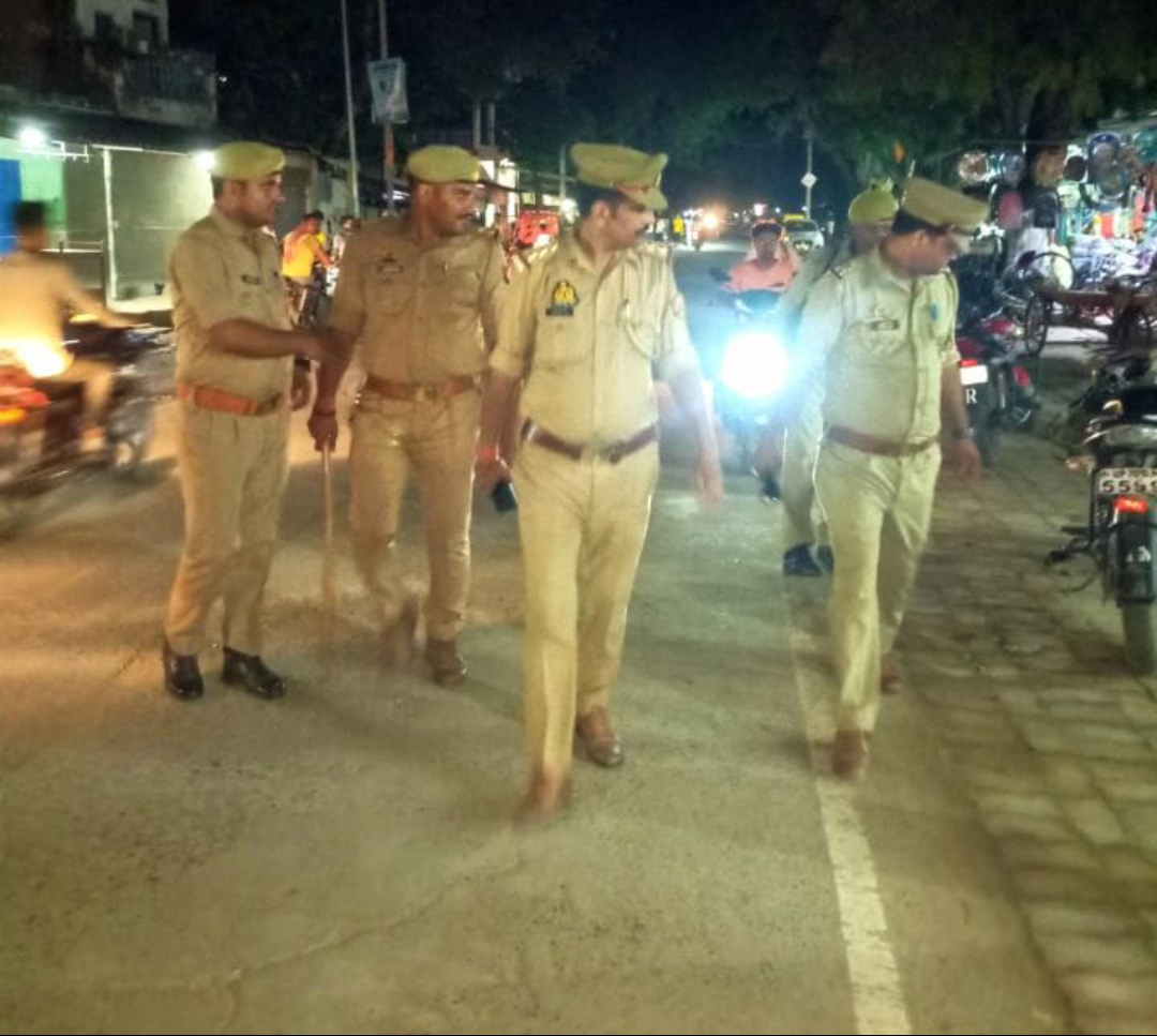 इंस्पेक्टर फूलपुर ने किया पैदल मार्च