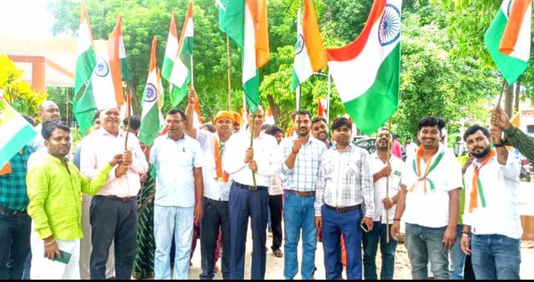 ब्लॉक से लेकर गांवों तक रही तिरंगा यात्रा की धूम