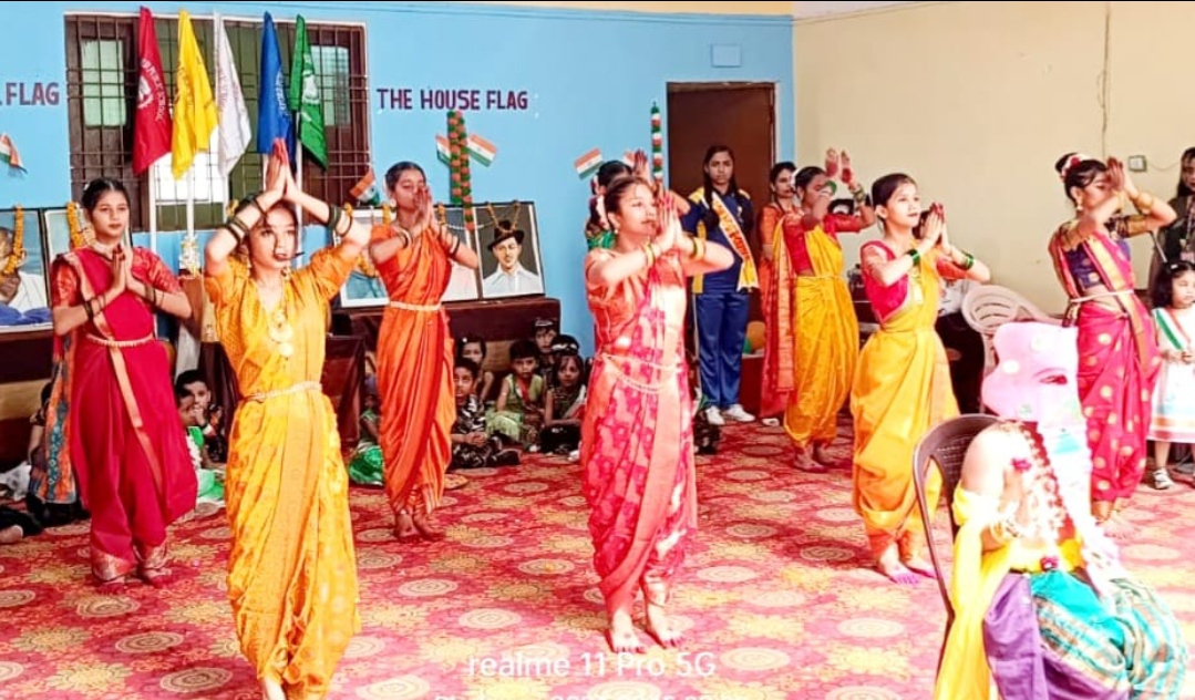 ग्रामीण क्षेत्रों में शान से फहरा तिरंगा